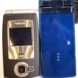Seitensprung-Telefon trotzt Smartphone-Trend