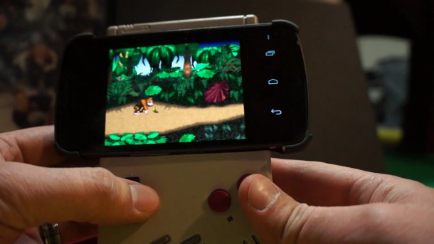 Ein amerikanischer Bastler hat ein Galaxy Nexus mit einem Gameboy-Gehäuse verbunden.