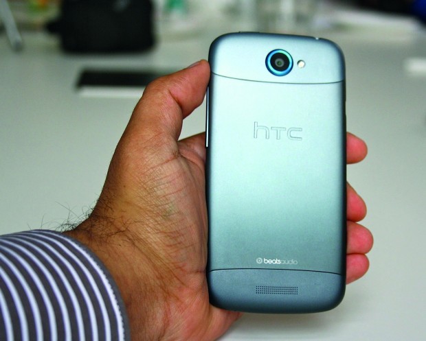 htc_one_s_back Anodisierte Rückseite des HTC One S