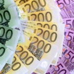 Smartphone-Kamera erkennt mithilfe einer App Falschgeld